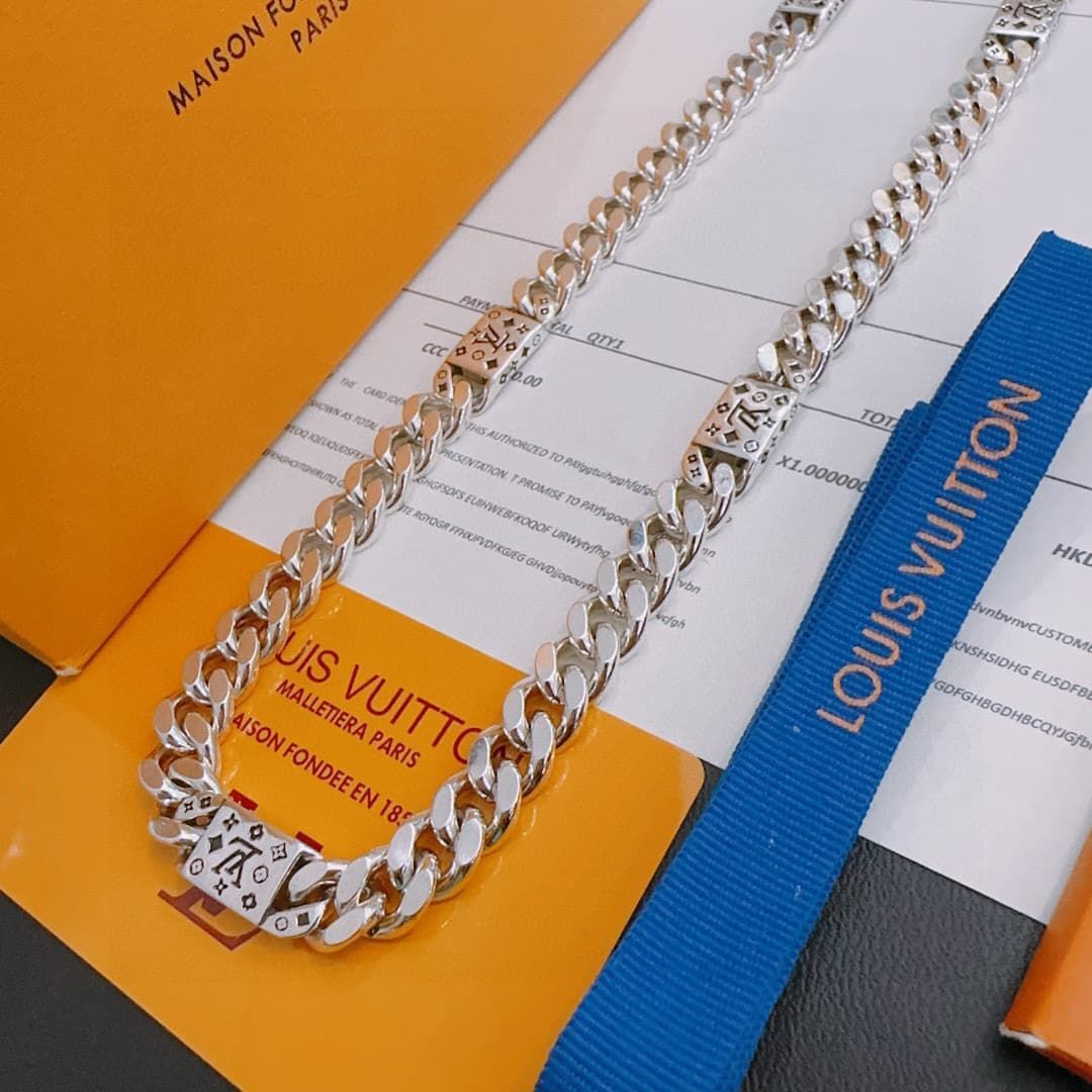 lv-necklace_9_1.jpg