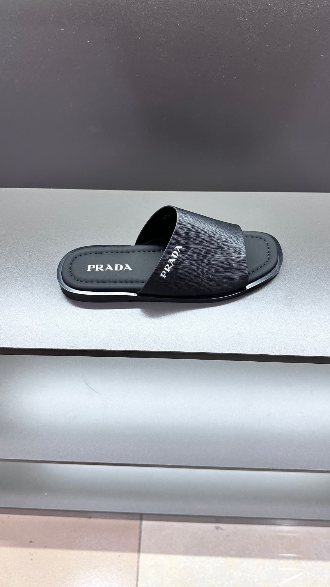 prada-slippers_43_4.jpg
