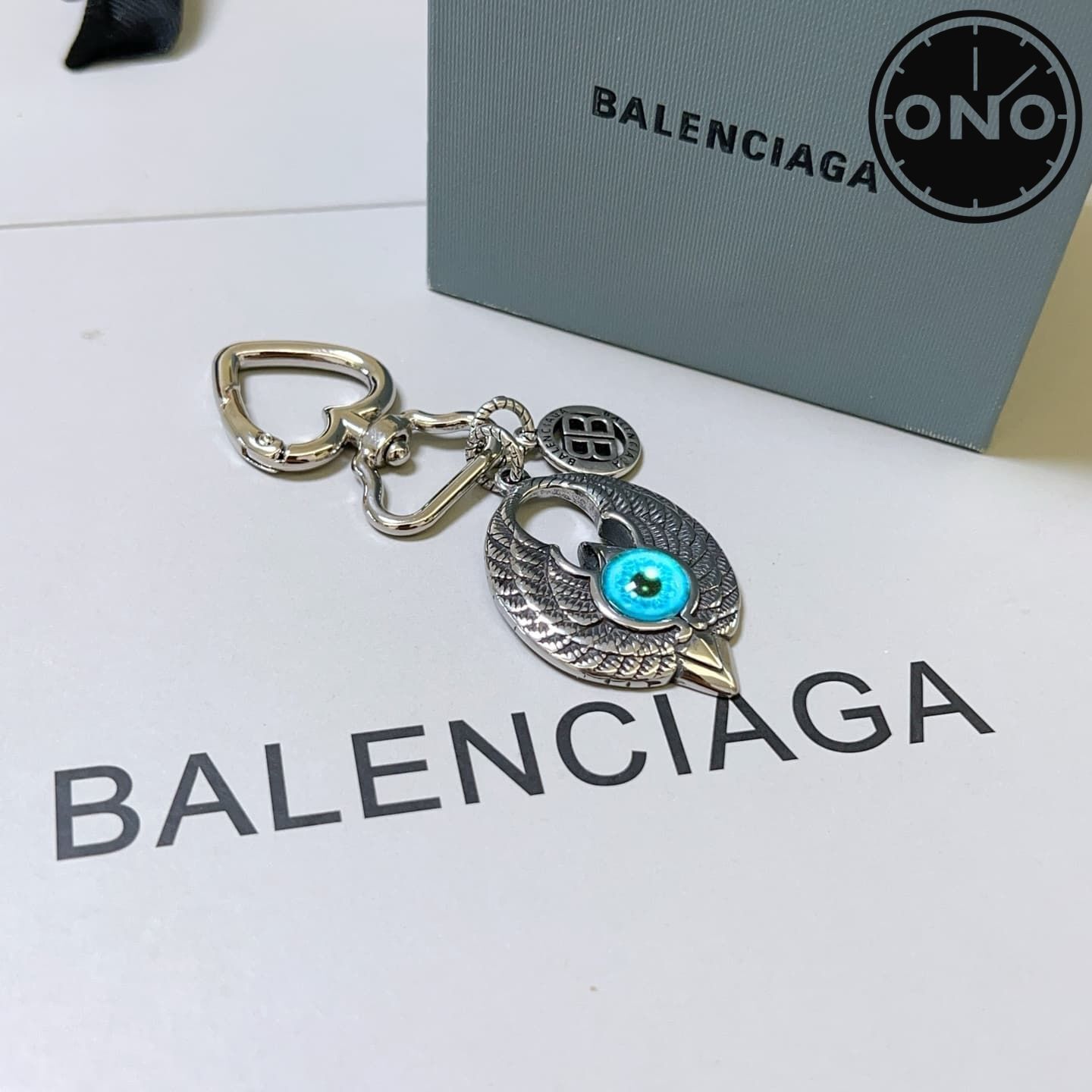 balenciaga-clasp_70_5.jpg