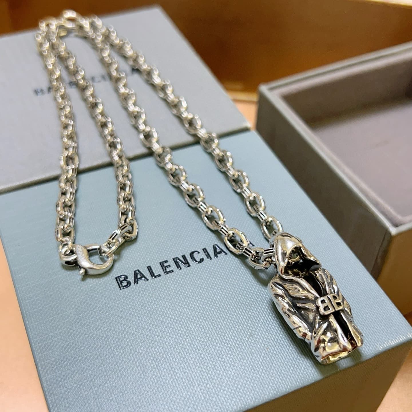 balenciaga-necklace_24_5.jpg