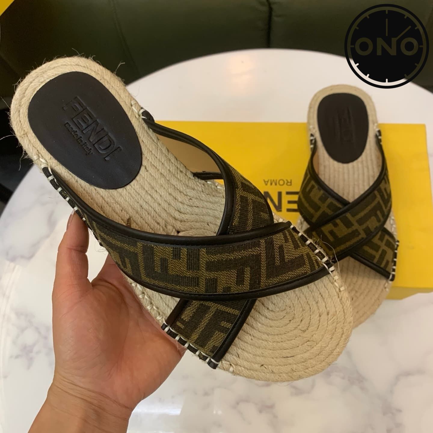 fendi-slippers_7_5.jpg