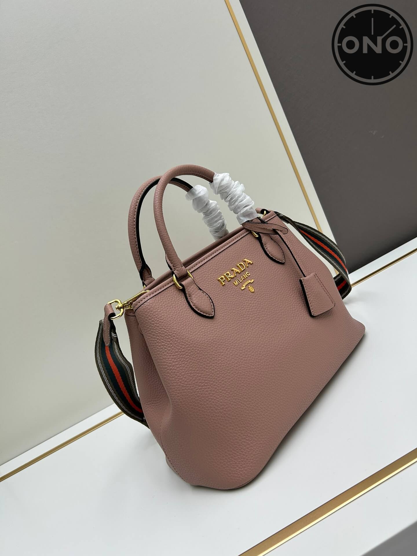 prada_women_72_1.jpg
