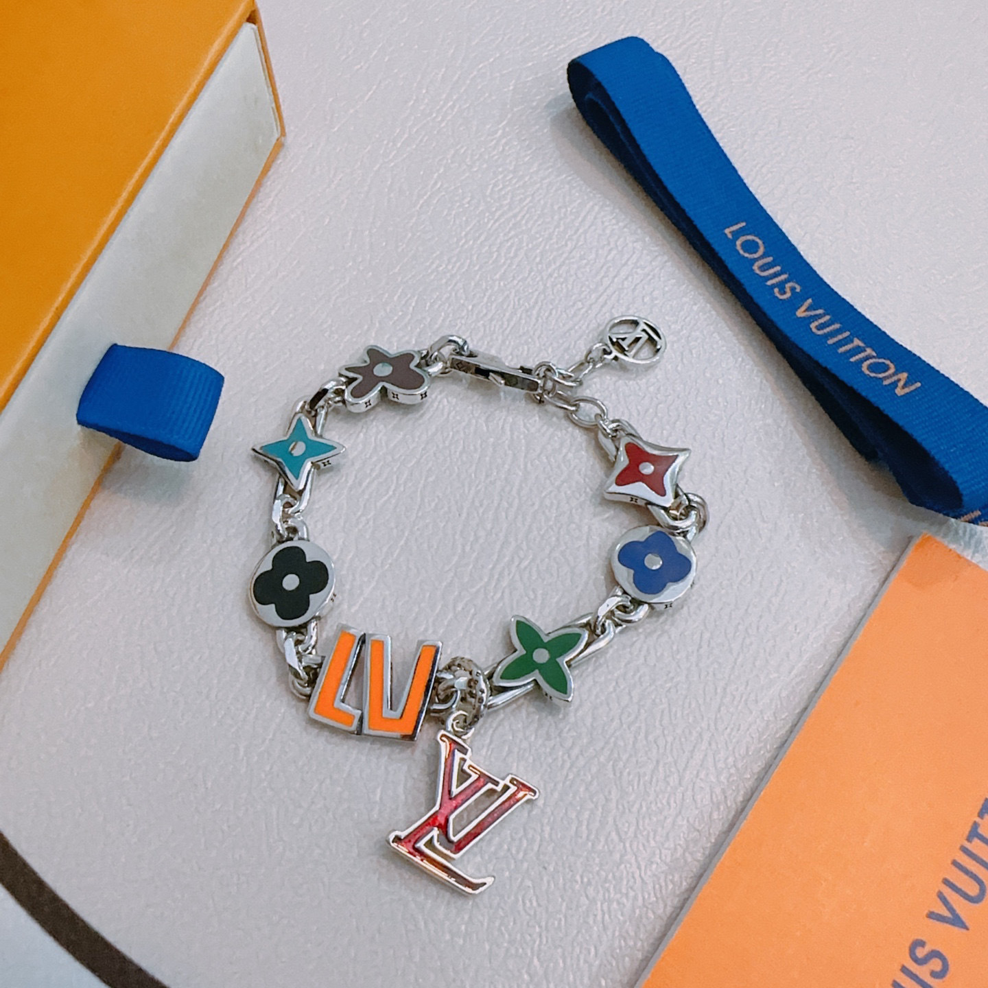 lv-bracelet_11_1.jpg