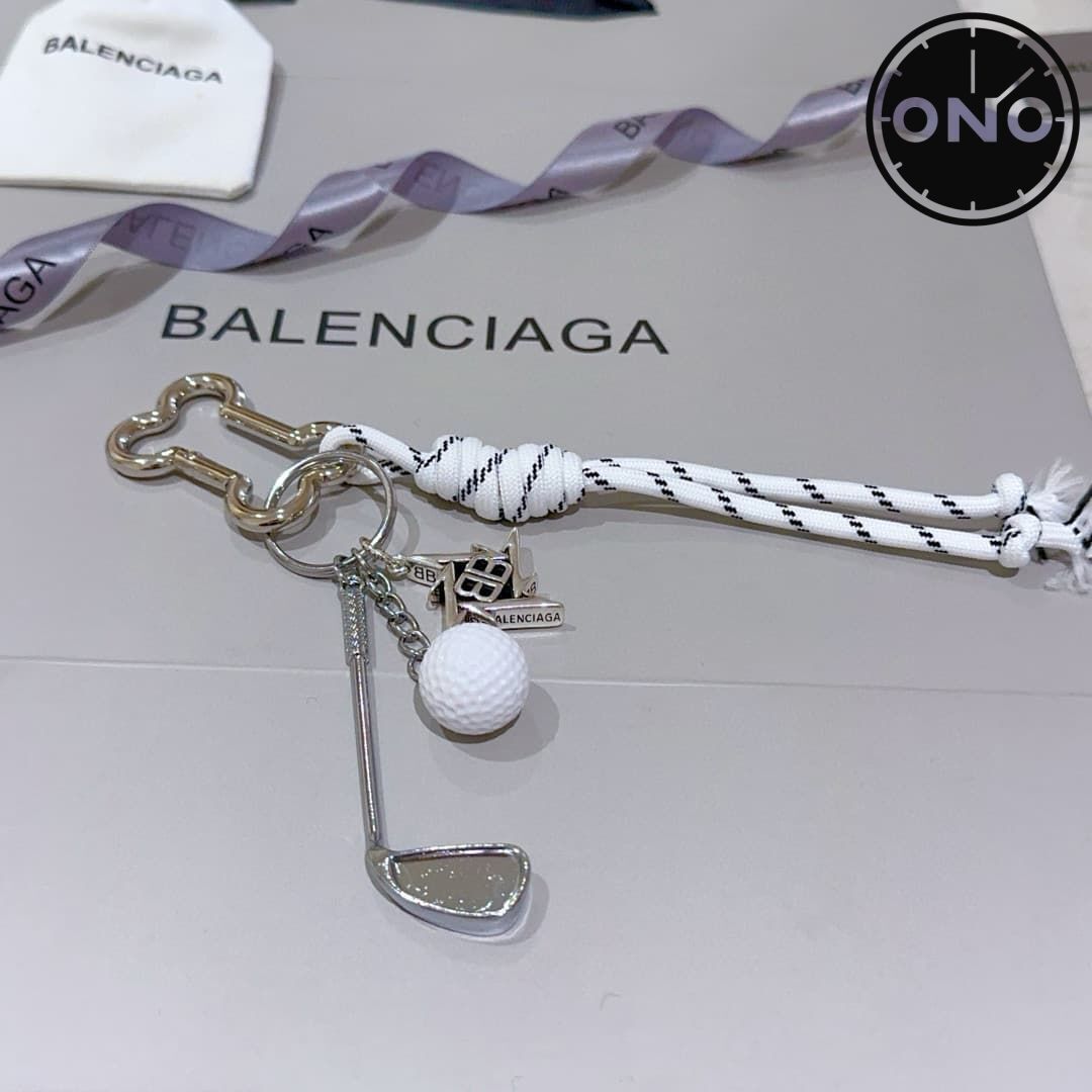 balenciaga-clasp_50_1.jpg