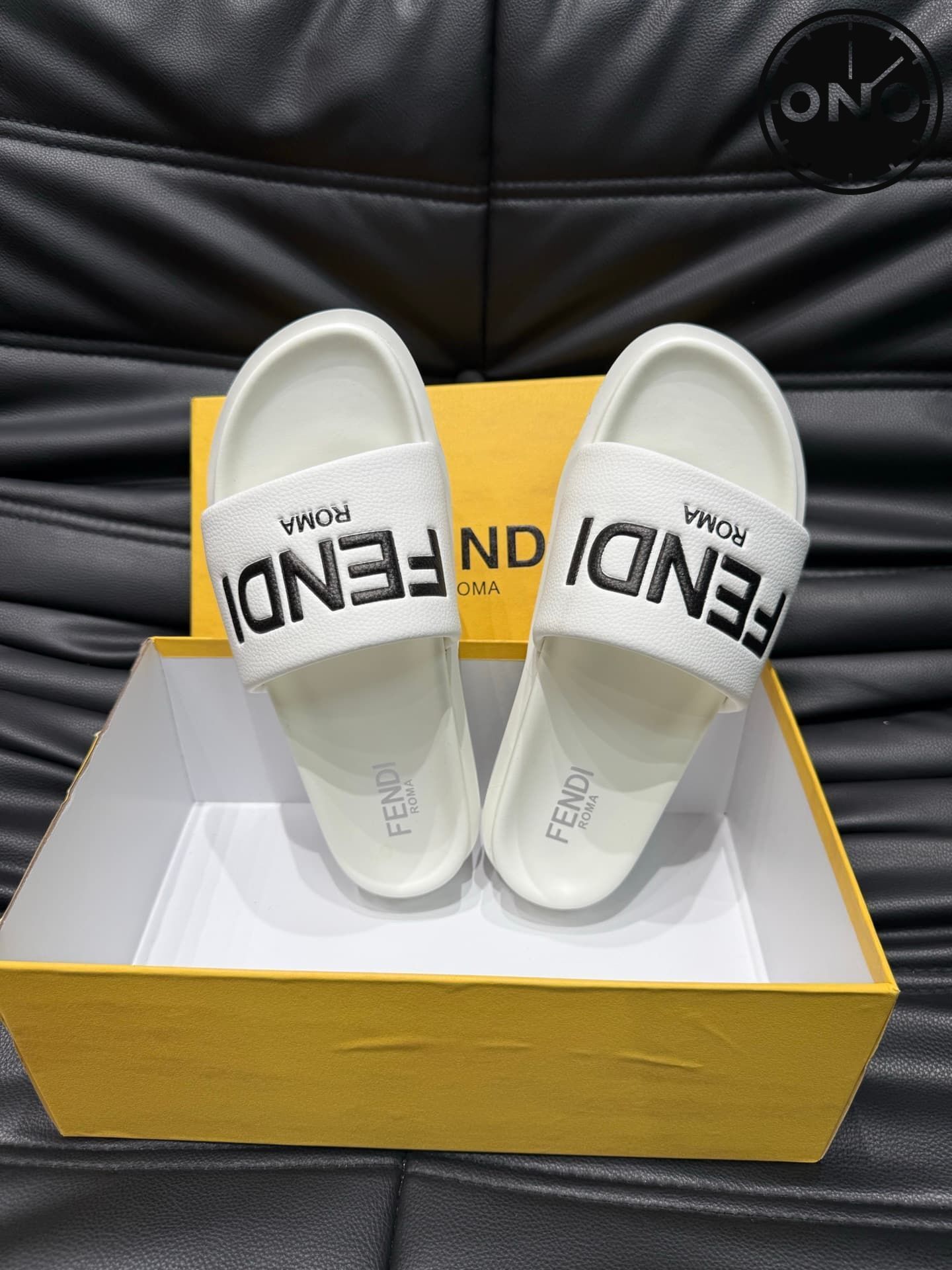 fendi-slippers_29_3.jpg