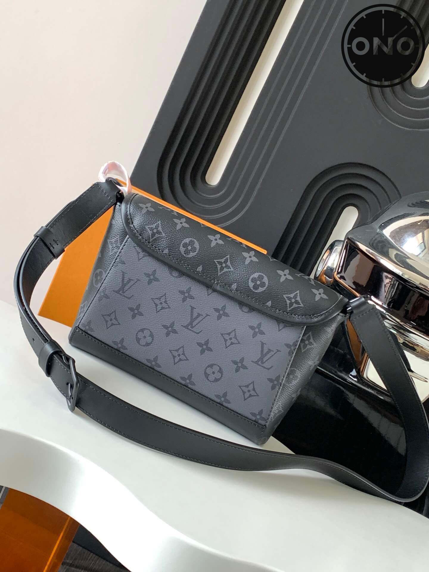 lv_men_8_2.jpg