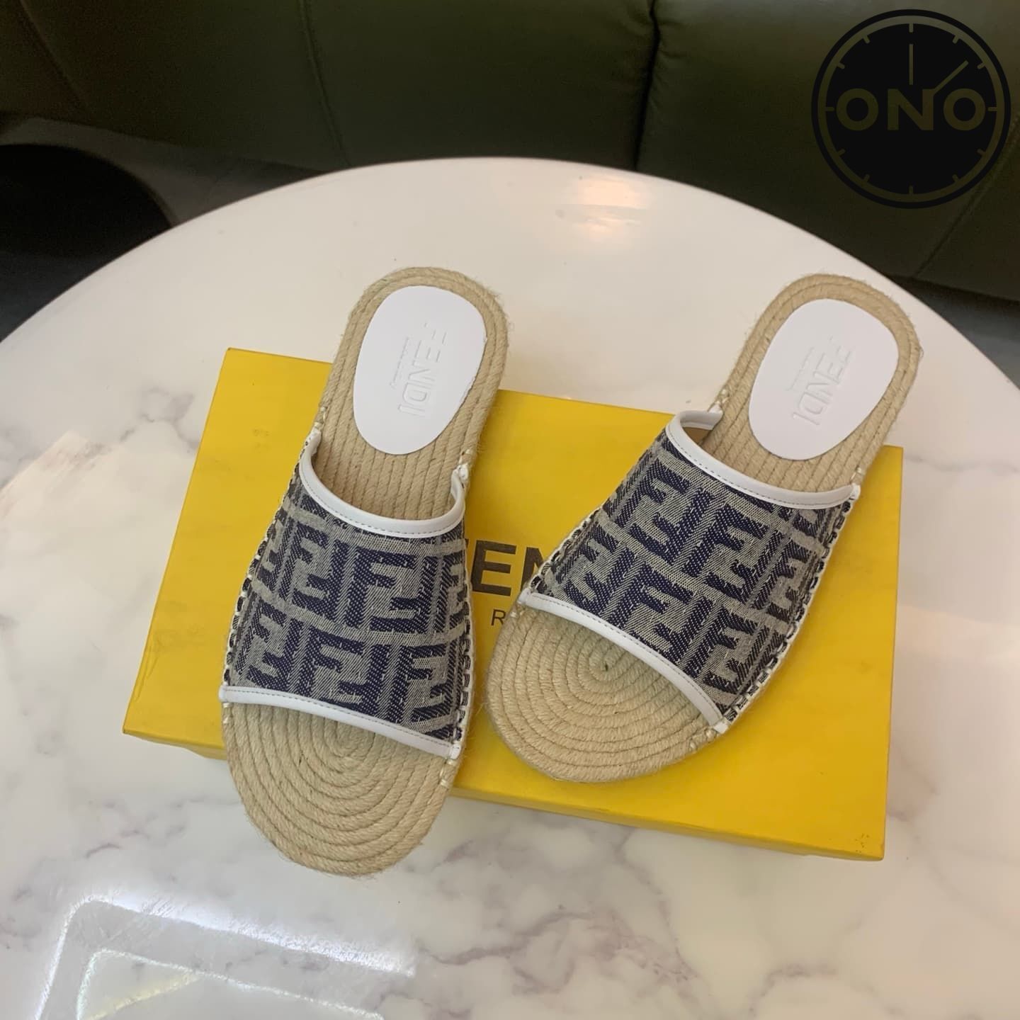 fendi-slippers_16_3.jpg