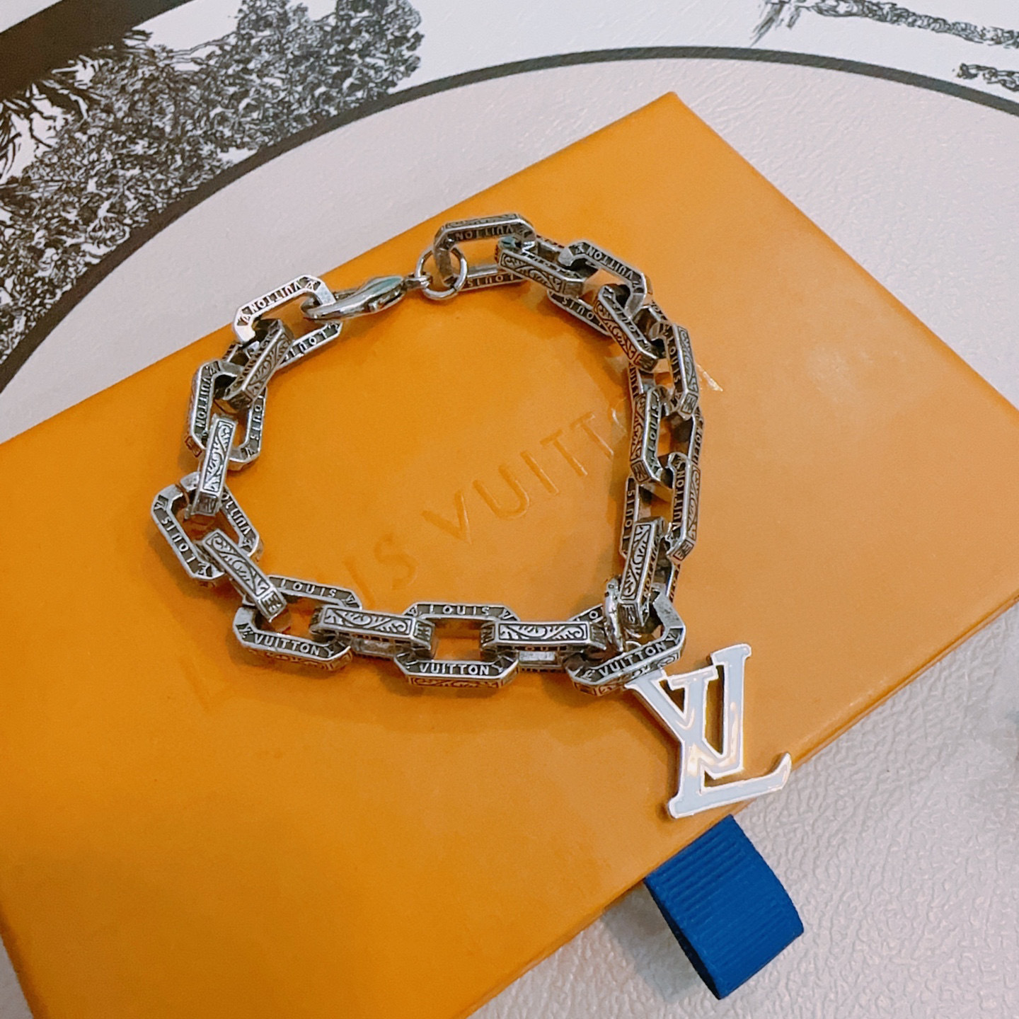 lv-bracelet_14_7.jpg