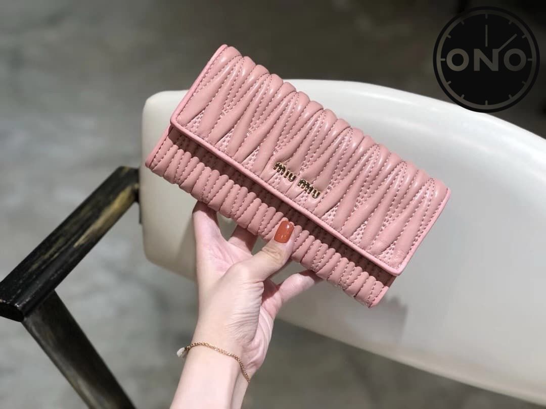 miumiu_wallet_13_1.jpg