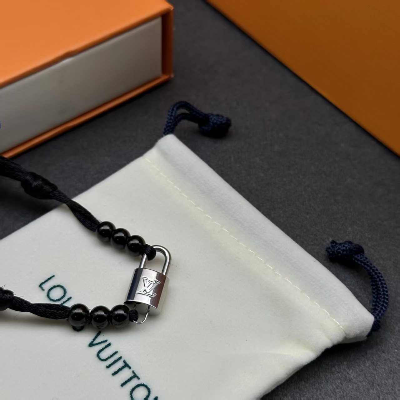 lv-bracelet_52_5.jpg