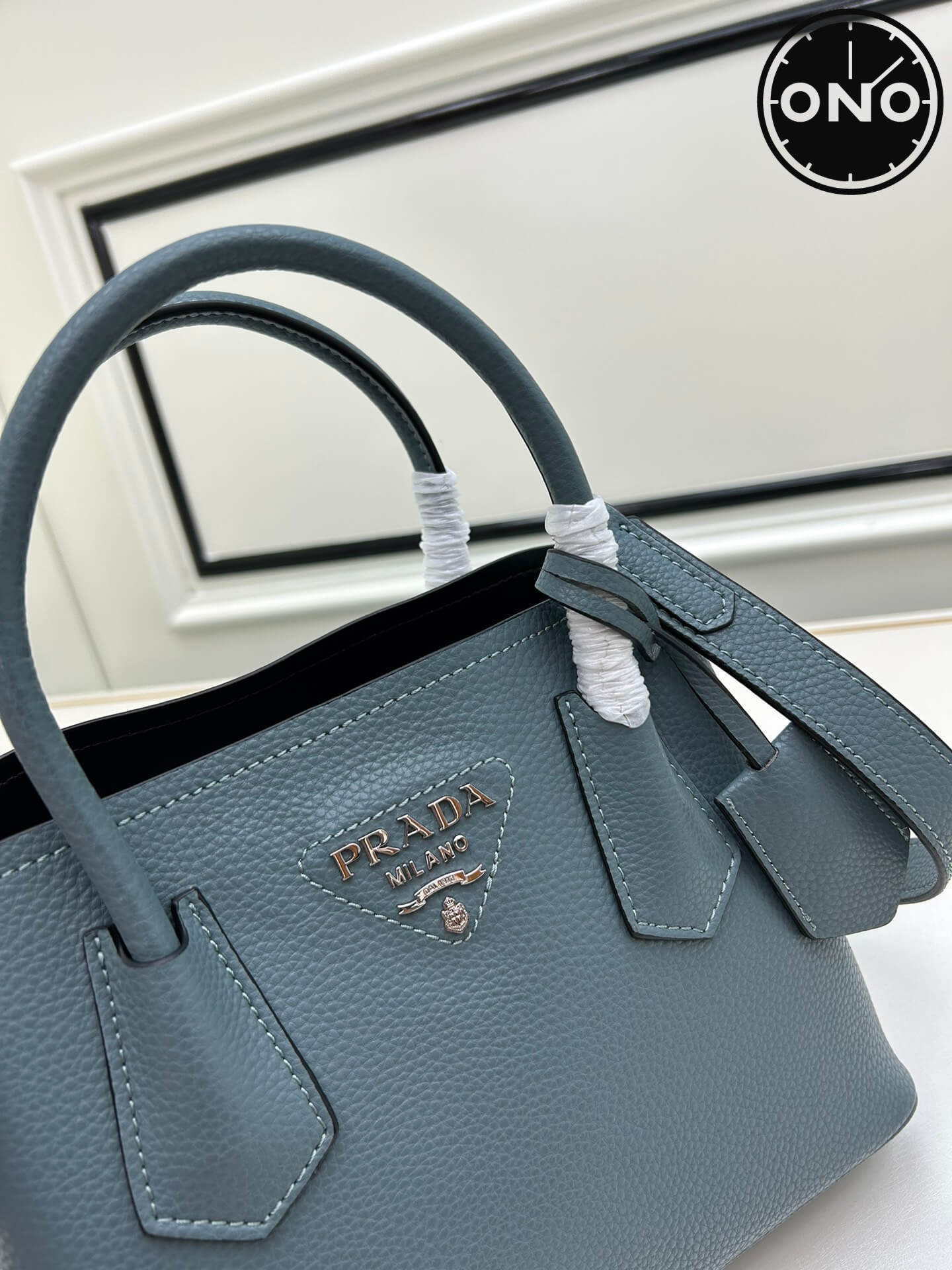 prada_women_84_3.jpg