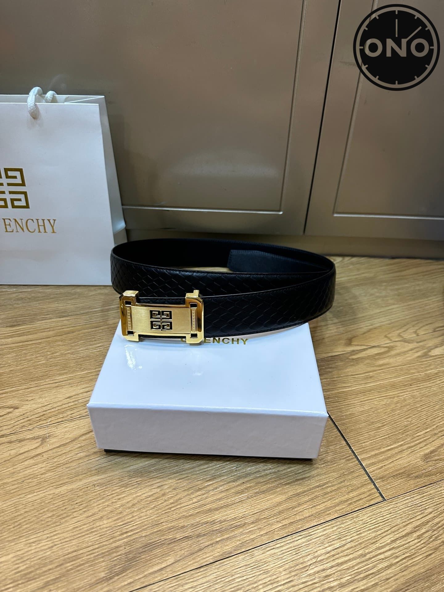 givenchy_belt_59_4.jpg