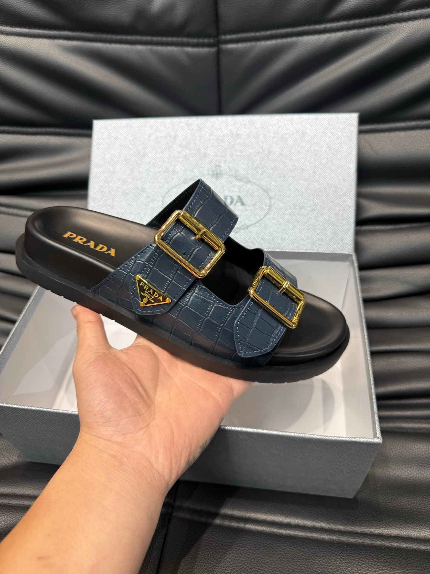 prada-slippers_14_5.jpg