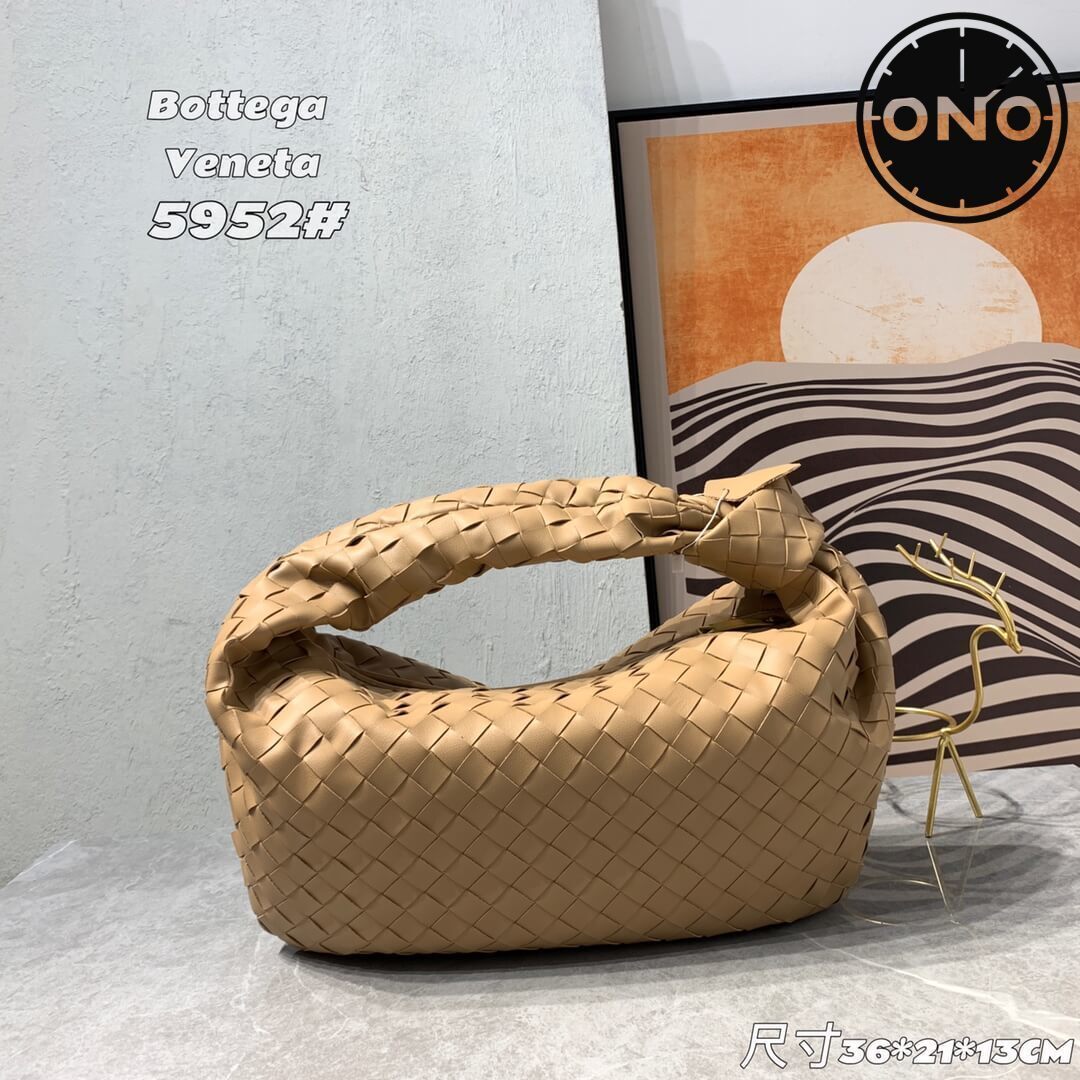 bottega_veneta_women_60_2.jpg