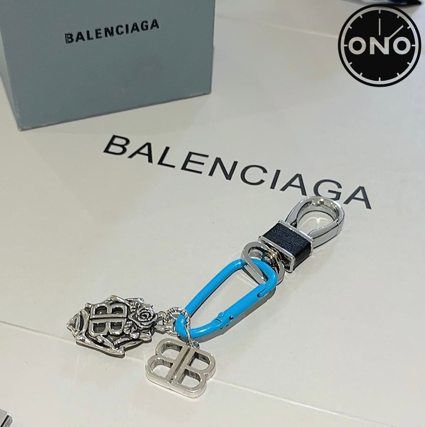 balenciaga-clasp_31_2.jpg