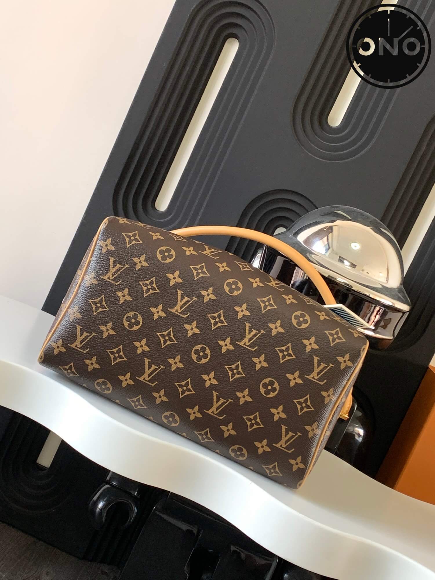 lv_womens_7_4.jpg