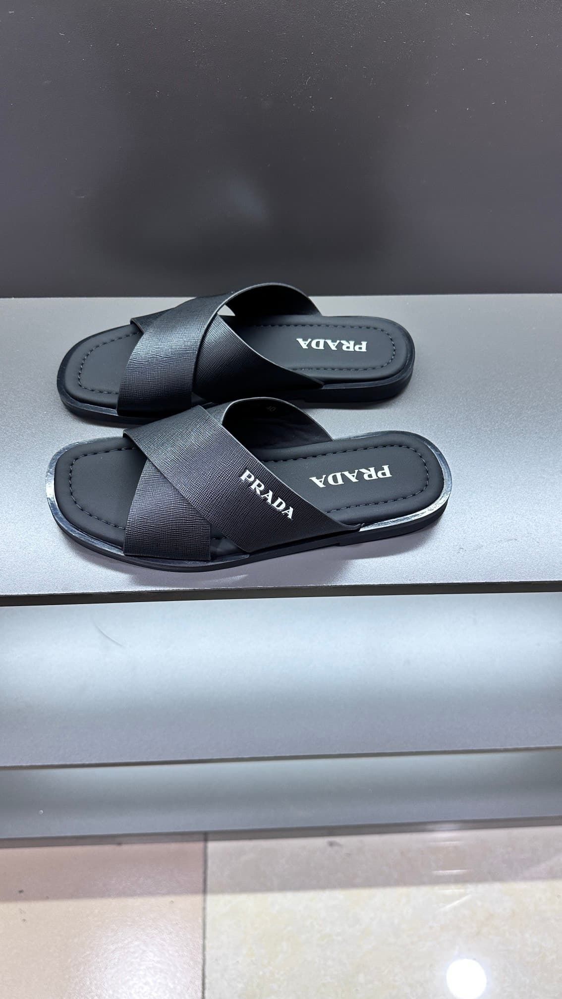 prada-slippers_44_1.jpg