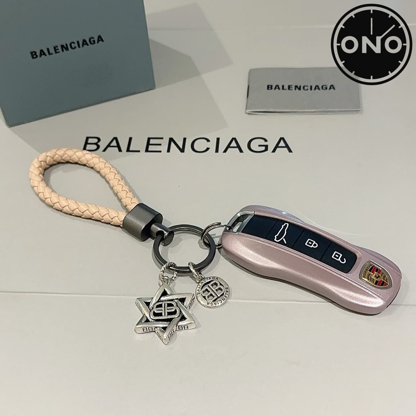 balenciaga-clasp_73_1.jpg