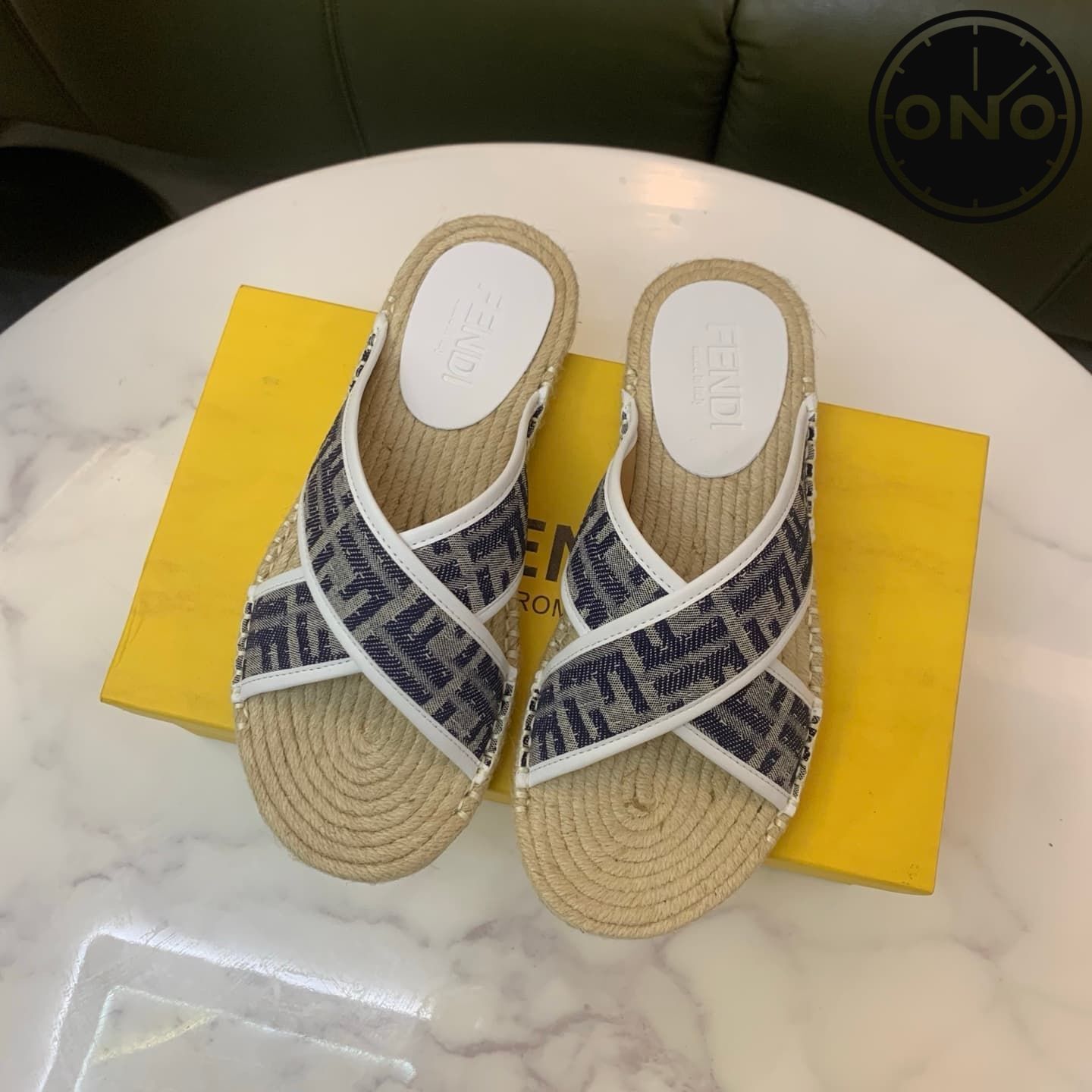 fendi-slippers_14_1.jpg