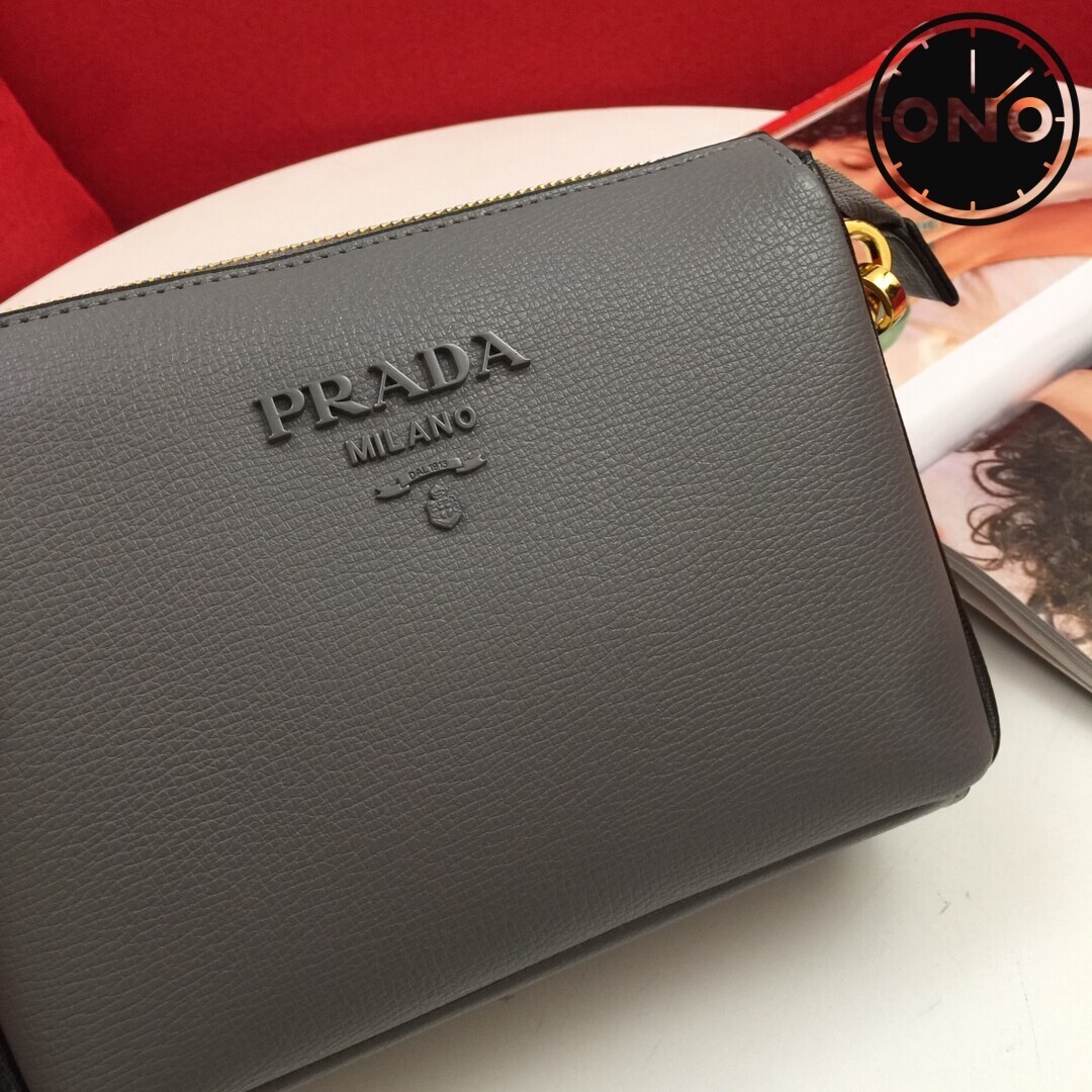 prada_women_123_3.jpg