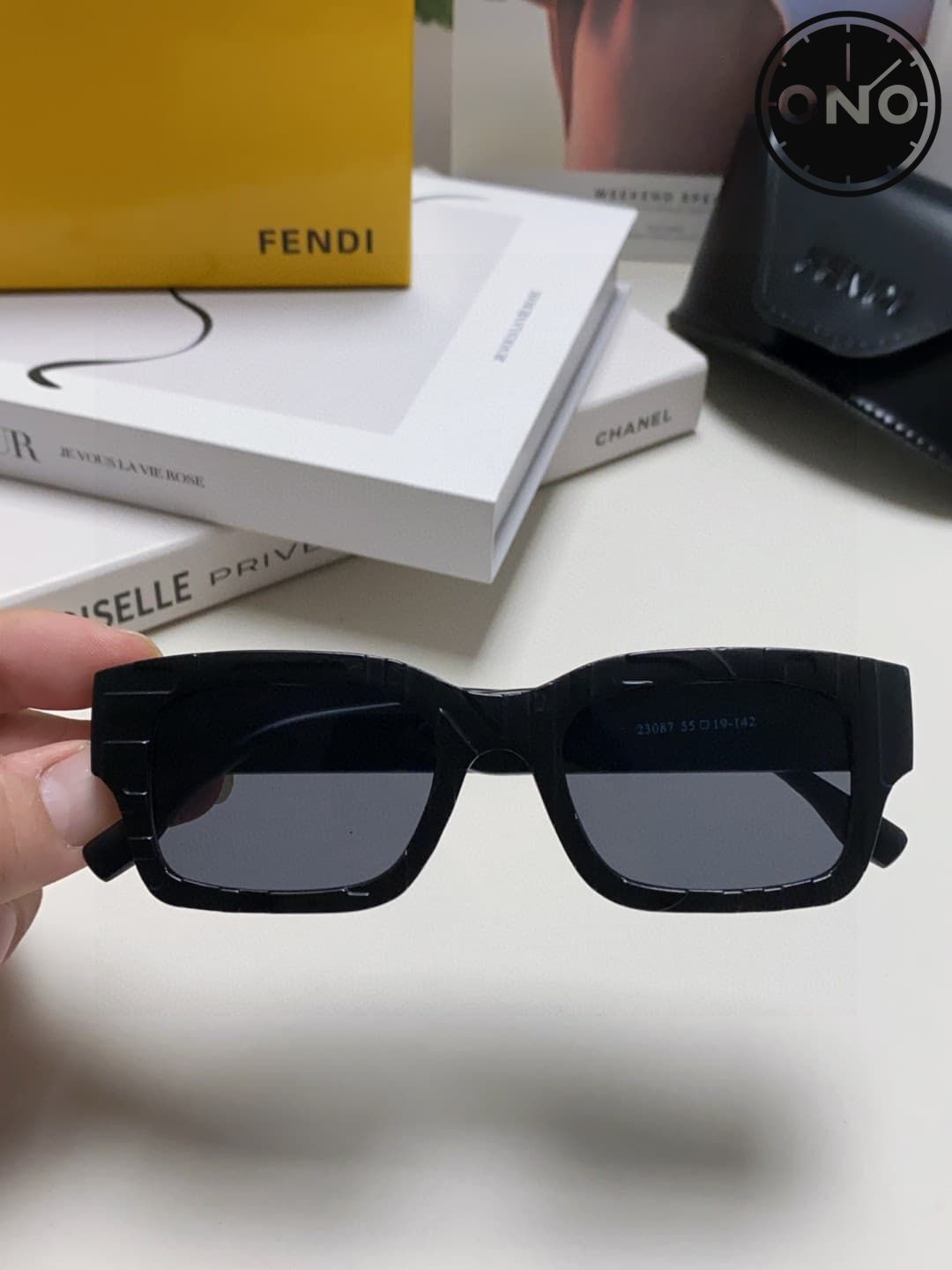 fendi-glasses_44_3.jpg