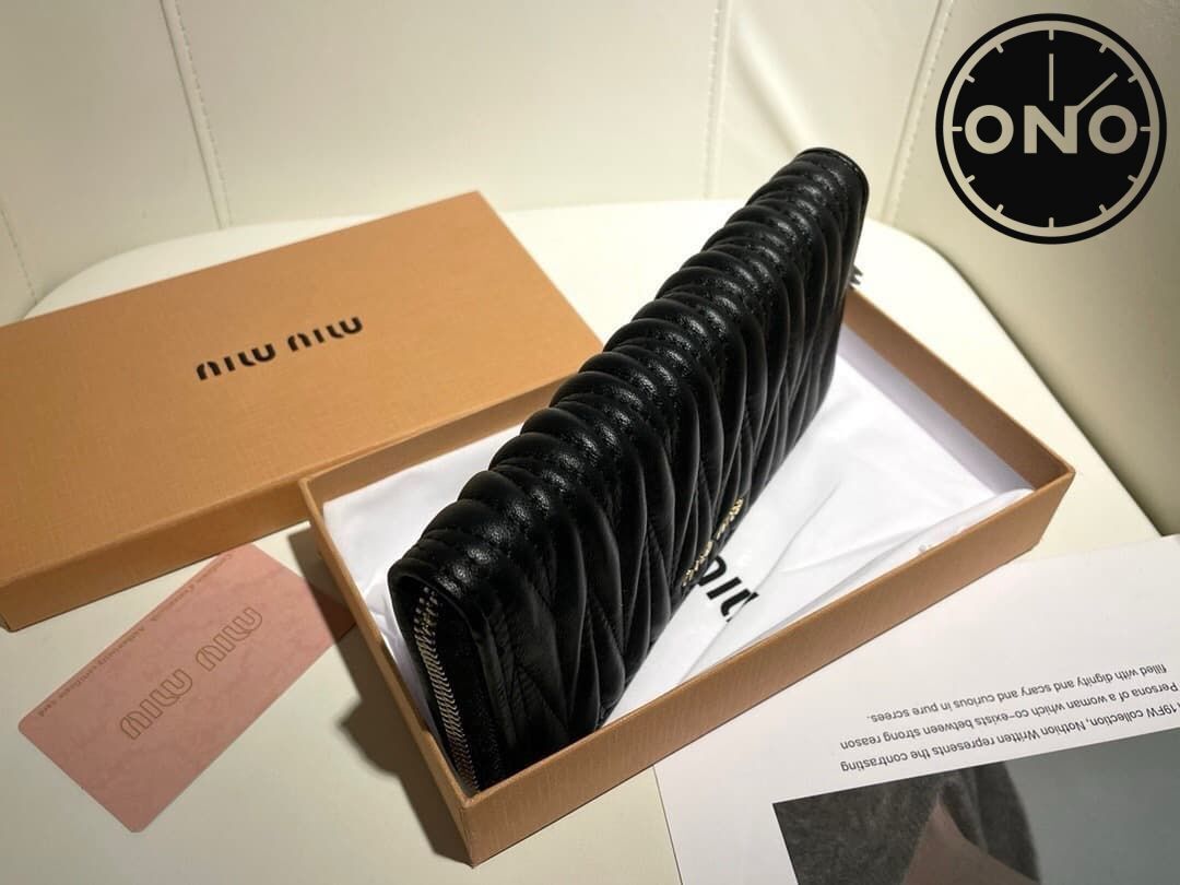 miumiu_wallet_12_4.jpg