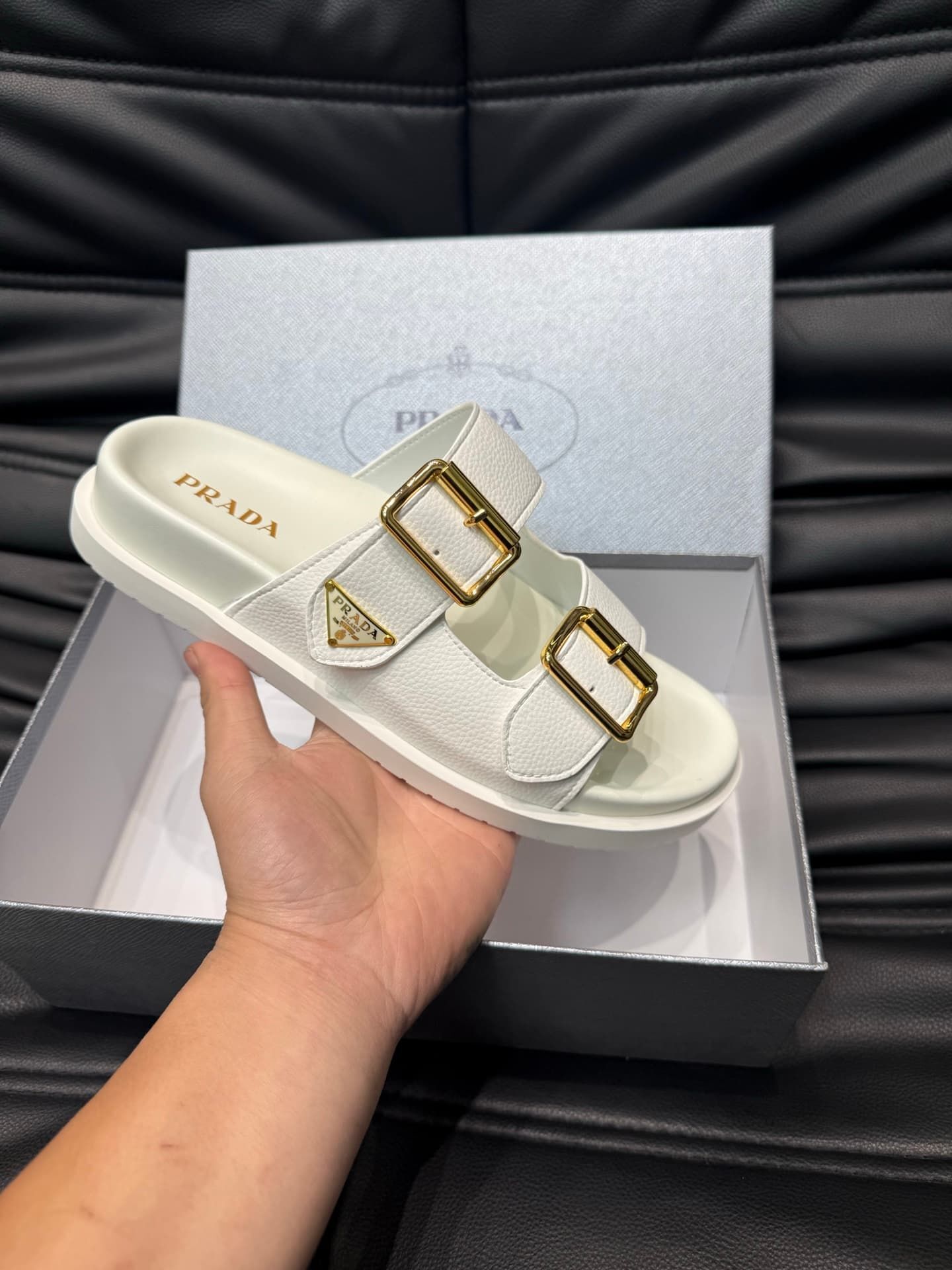 prada-slippers_11_5.jpg