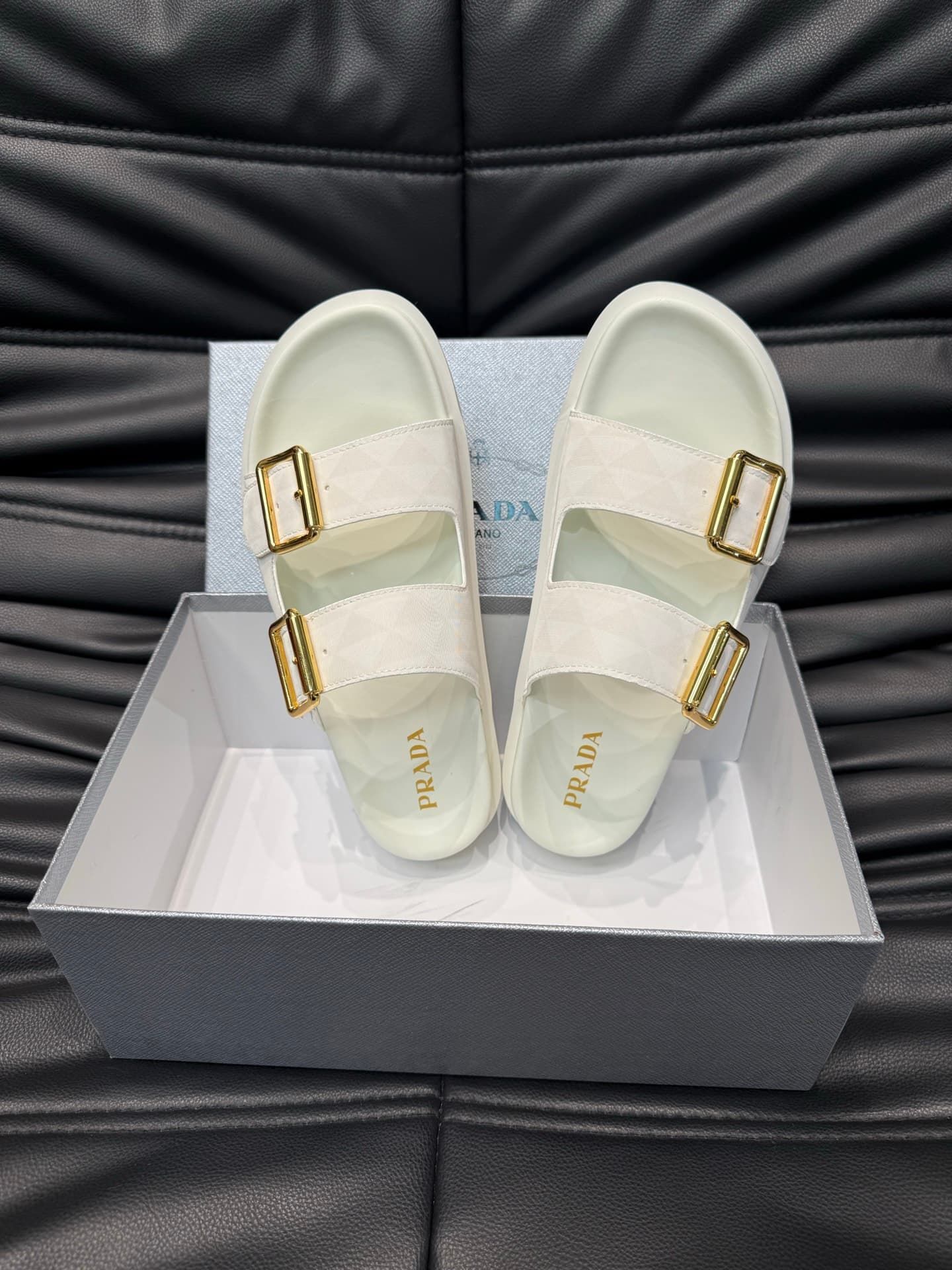prada-slippers_12_3.jpg