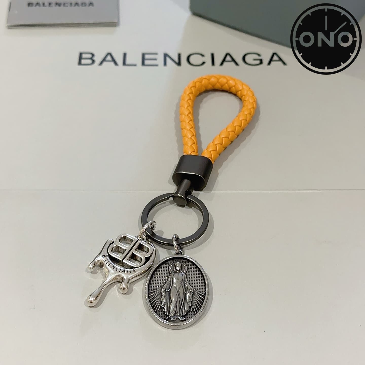 balenciaga-clasp_51_4.jpg