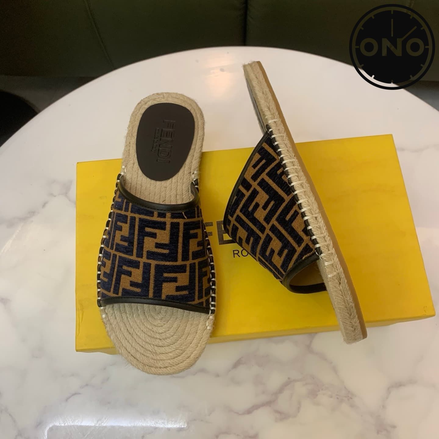 fendi-slippers_28_4.jpg