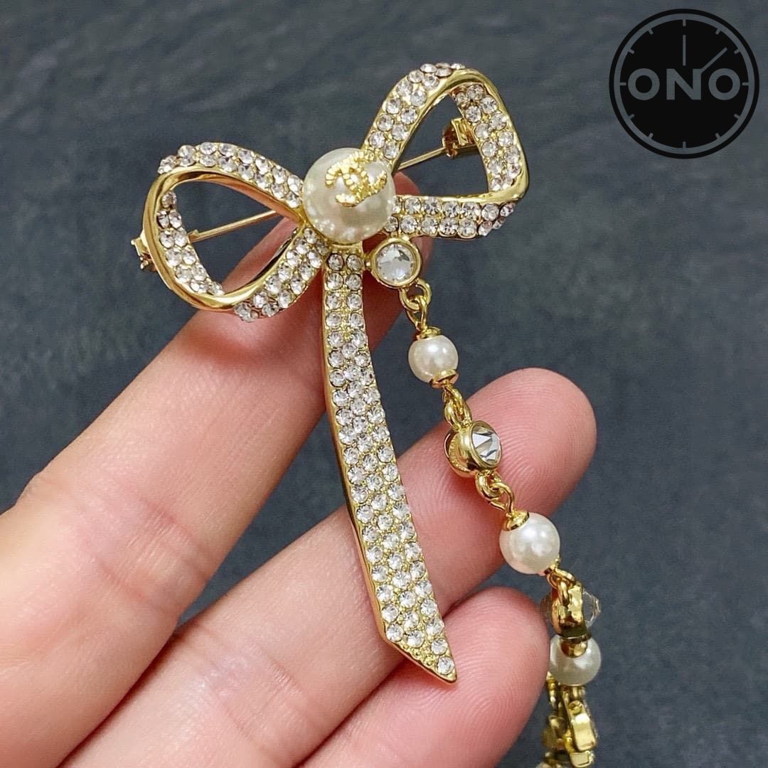 chanel-brooch_3_7.jpg
