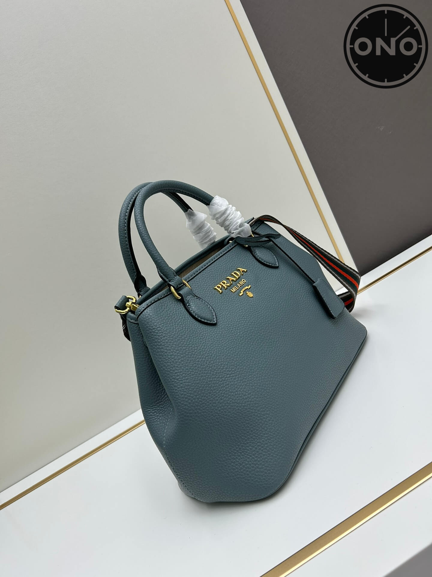 prada_women_73_1.jpg