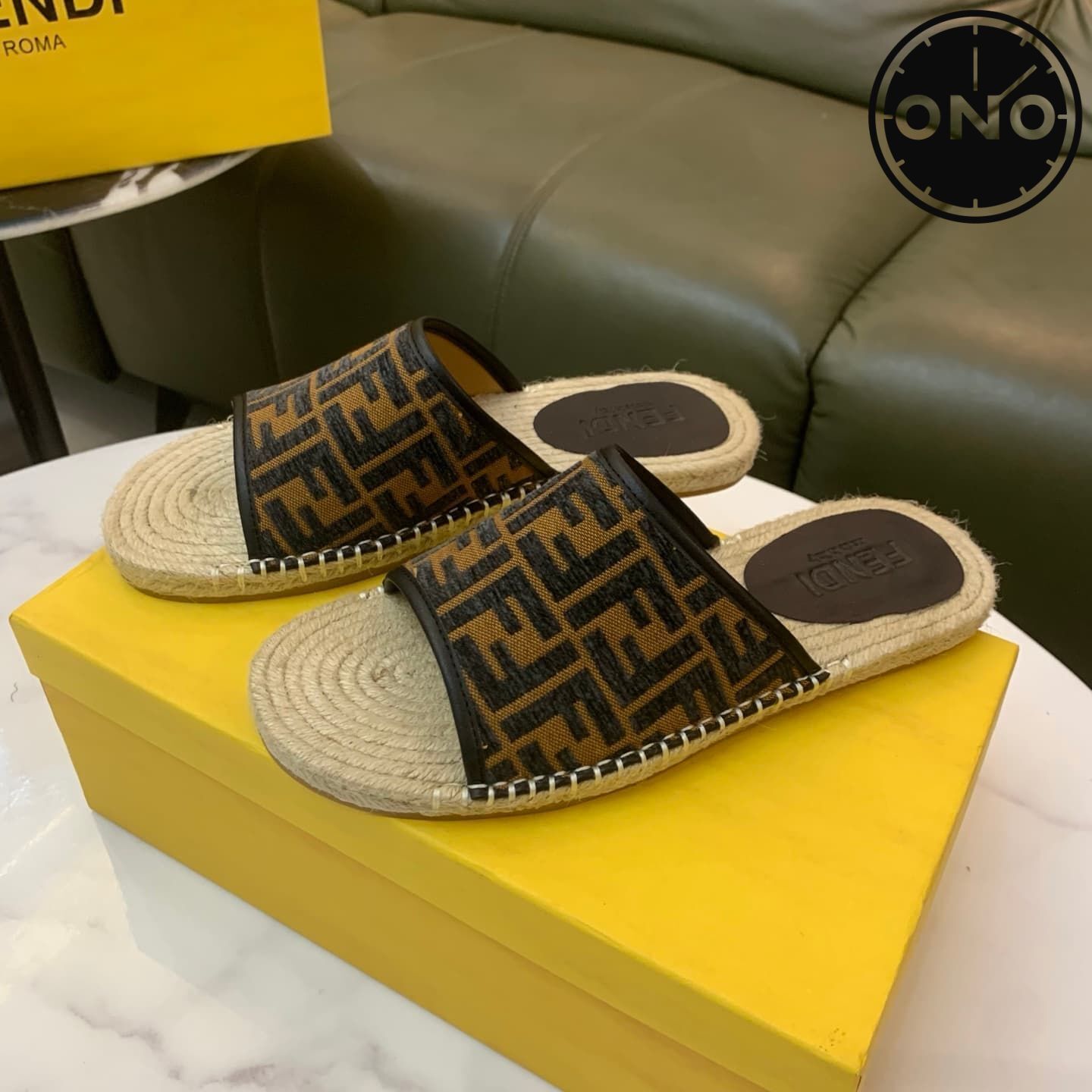 fendi-slippers_24_2.jpg