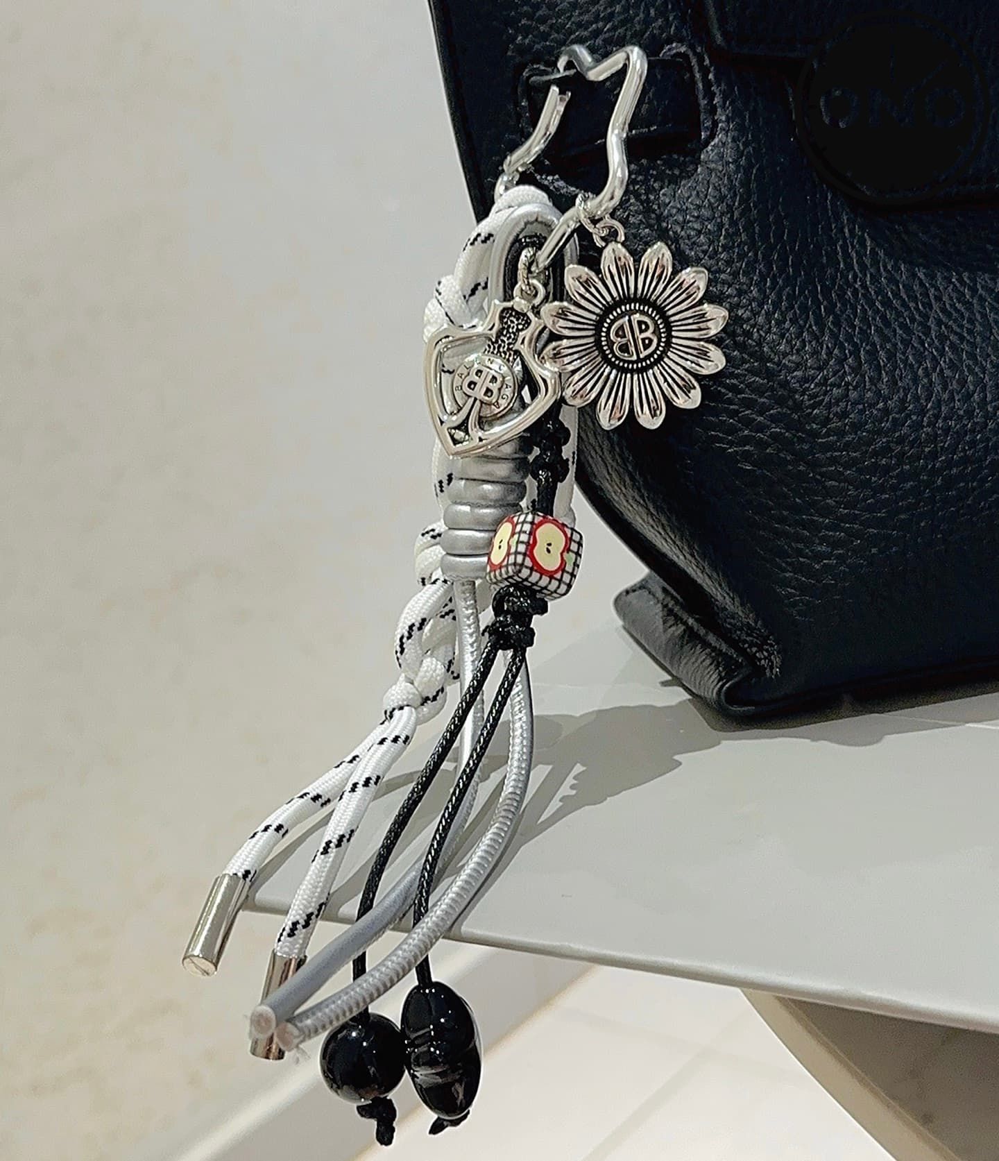 balenciaga-clasp_63_5.jpg