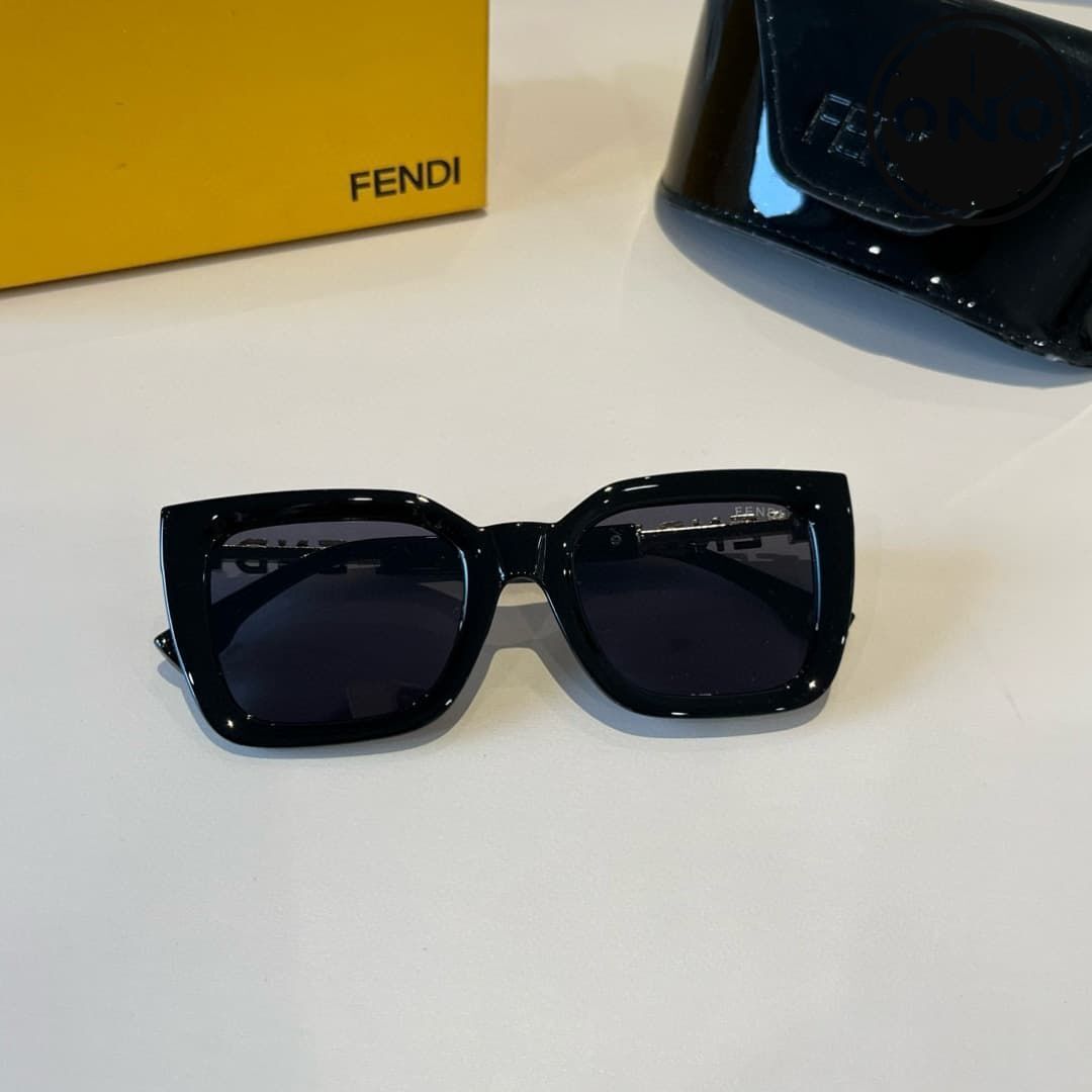fendi-glasses_4_5.jpg