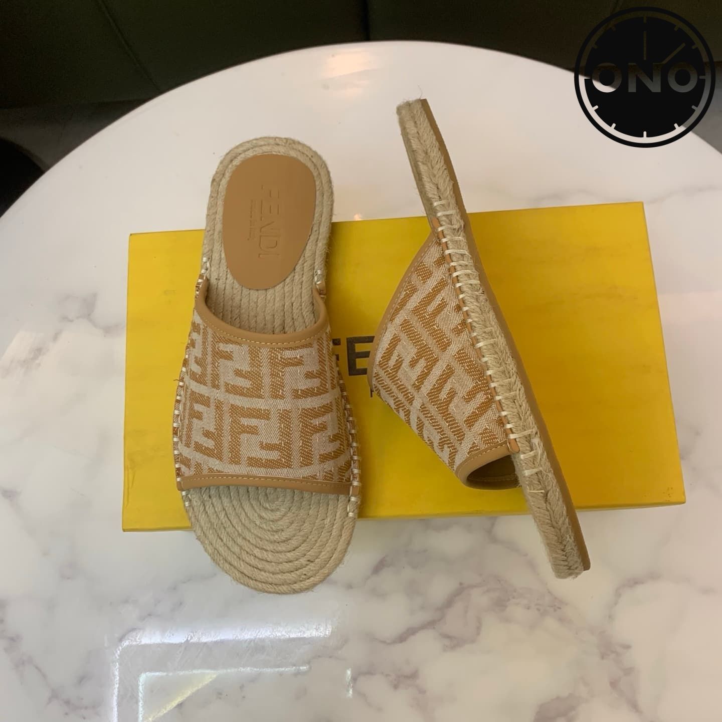 fendi-slippers_15_3.jpg