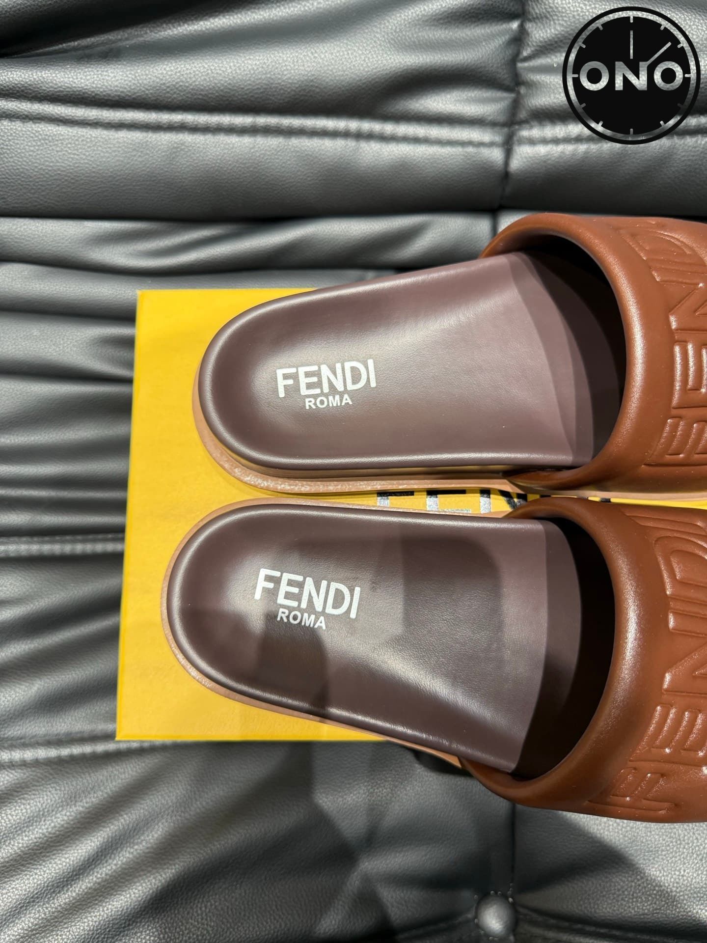 fendi-slippers_40_7.jpg