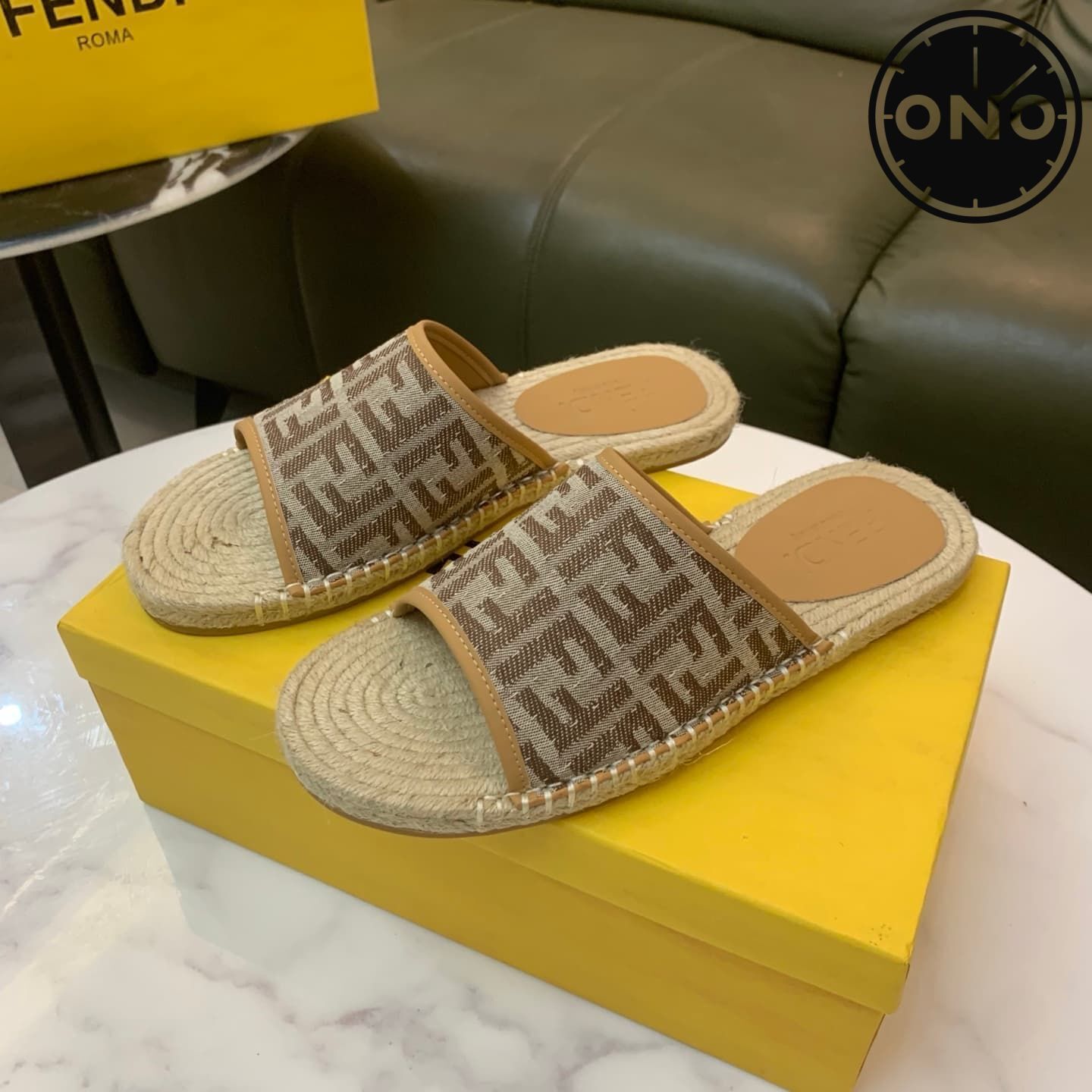 fendi-slippers_17_2.jpg