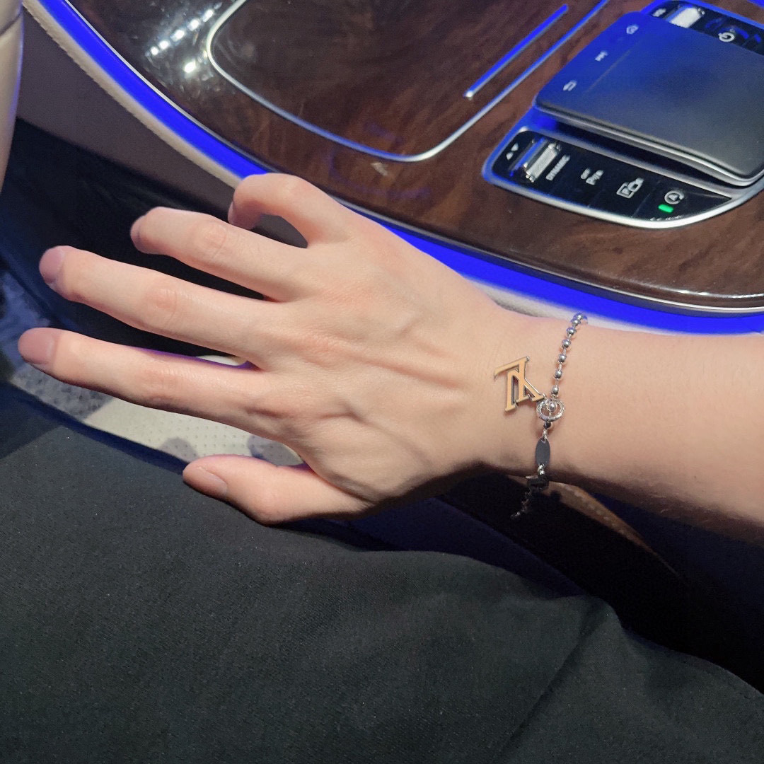 lv-bracelet_39_8.jpg