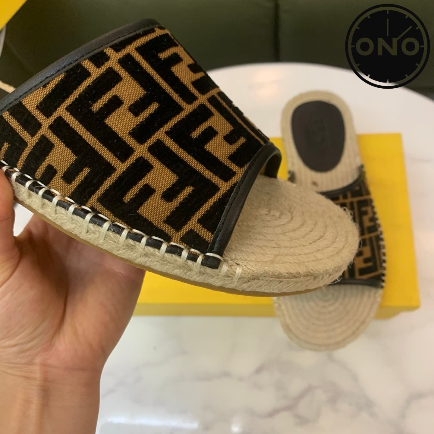 fendi-slippers_26_6.jpg