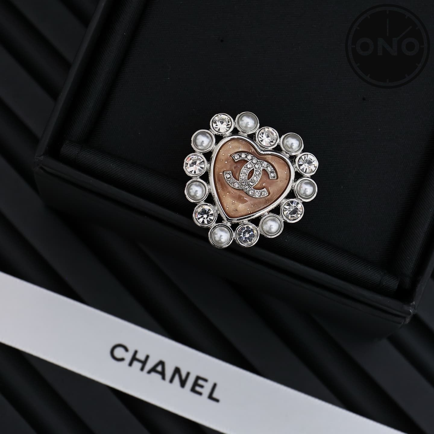 chanel-brooch_24_2.jpg