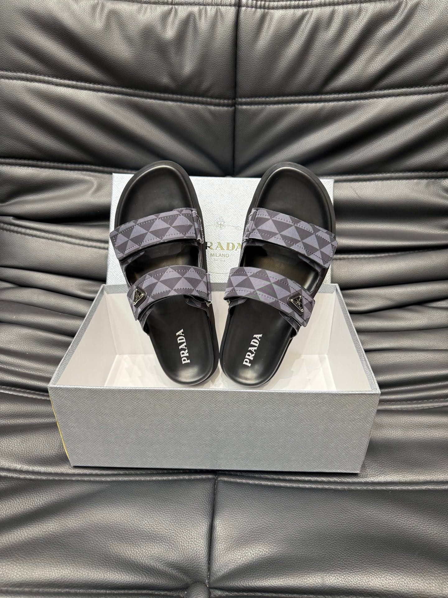 prada-slippers_40_3.jpg