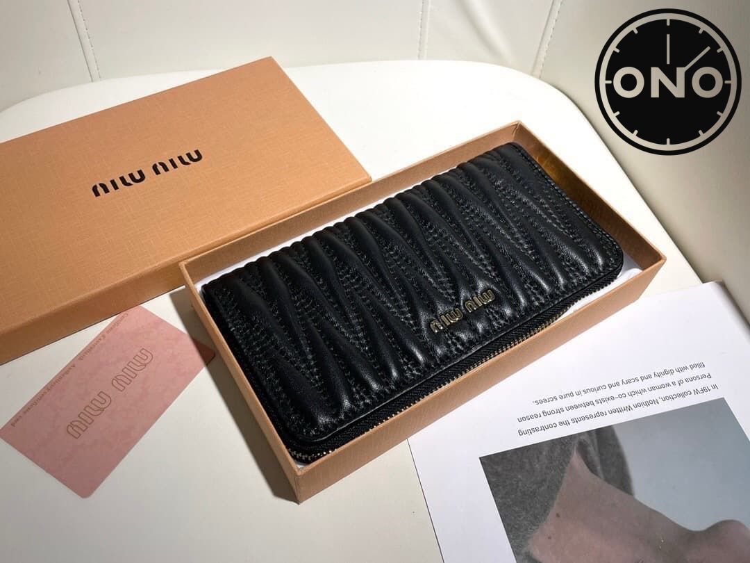 miumiu_wallet_12_1.jpg