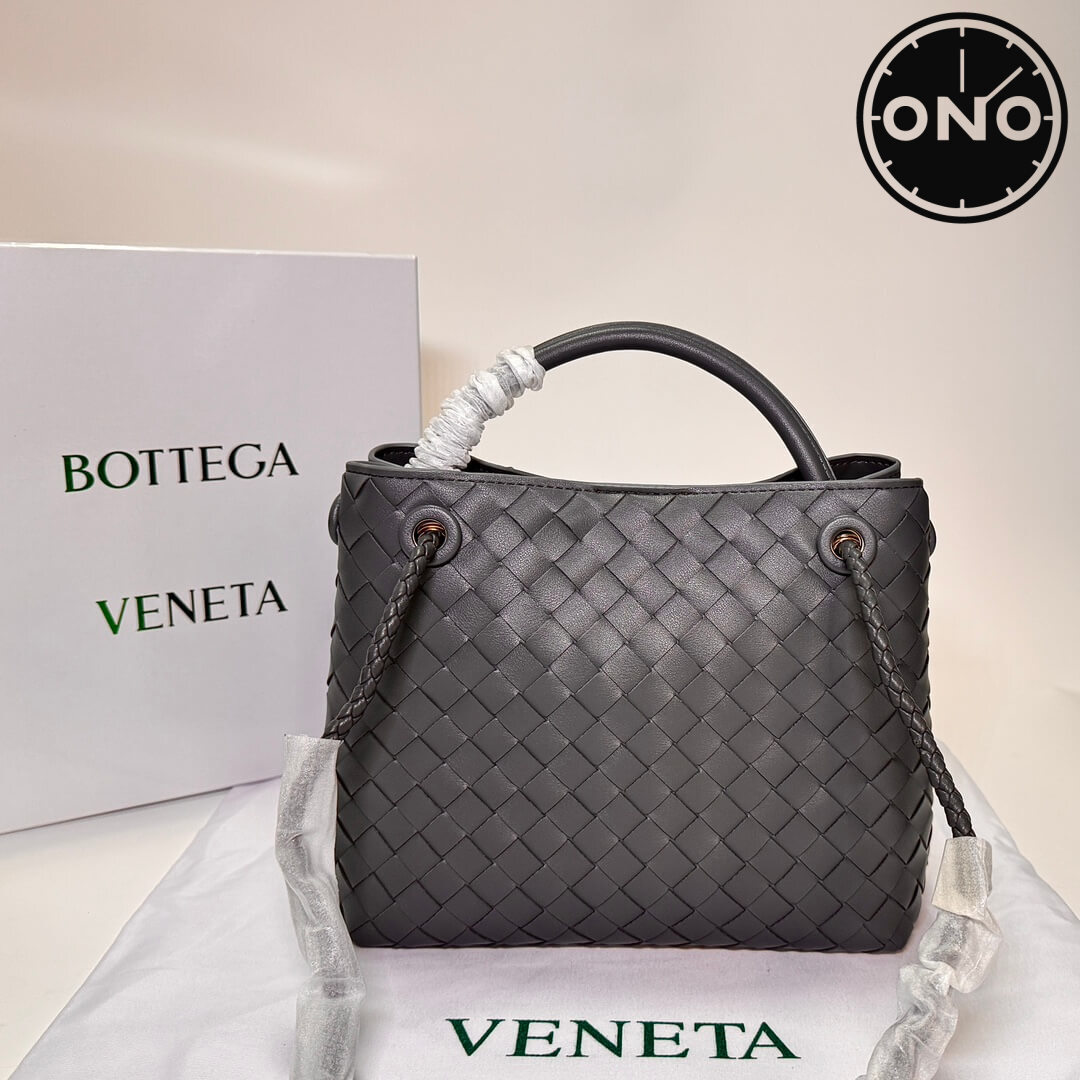 bottega_veneta_women_145_1.jpg
