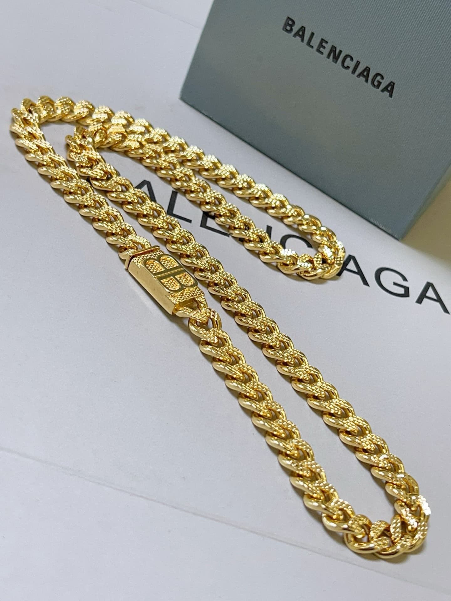 balenciaga-necklace_42_1.jpg