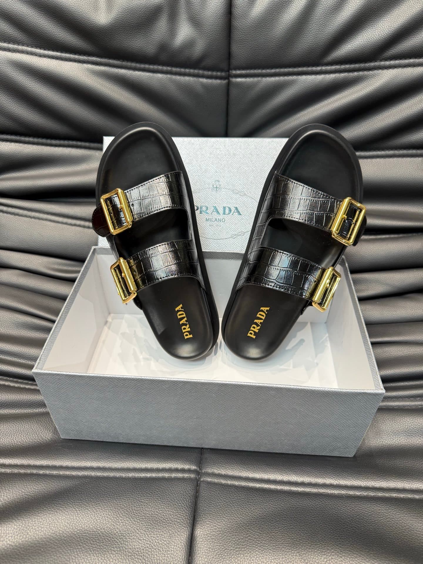 prada-slippers_17_3.jpg