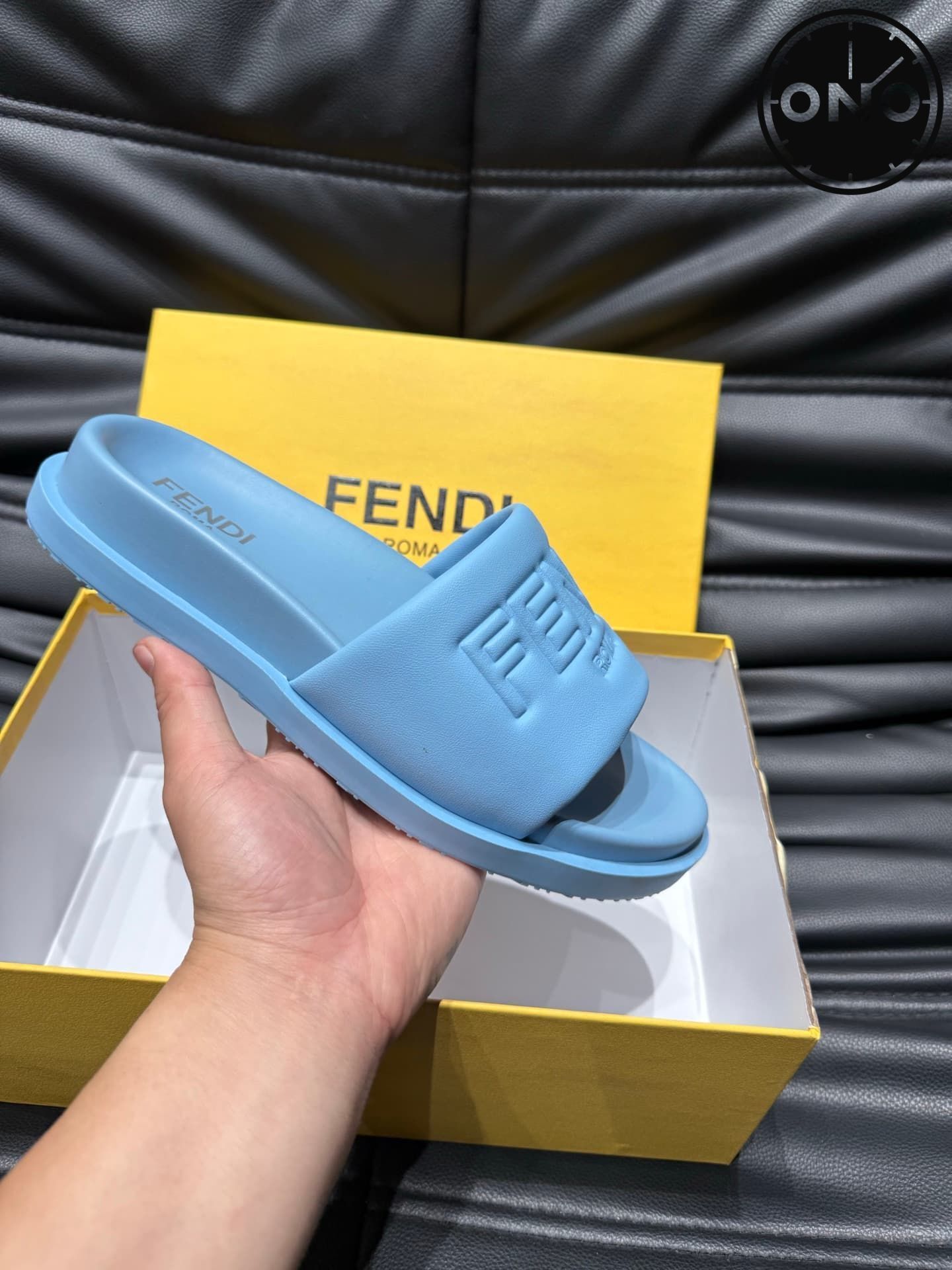 fendi-slippers_39_5.jpg