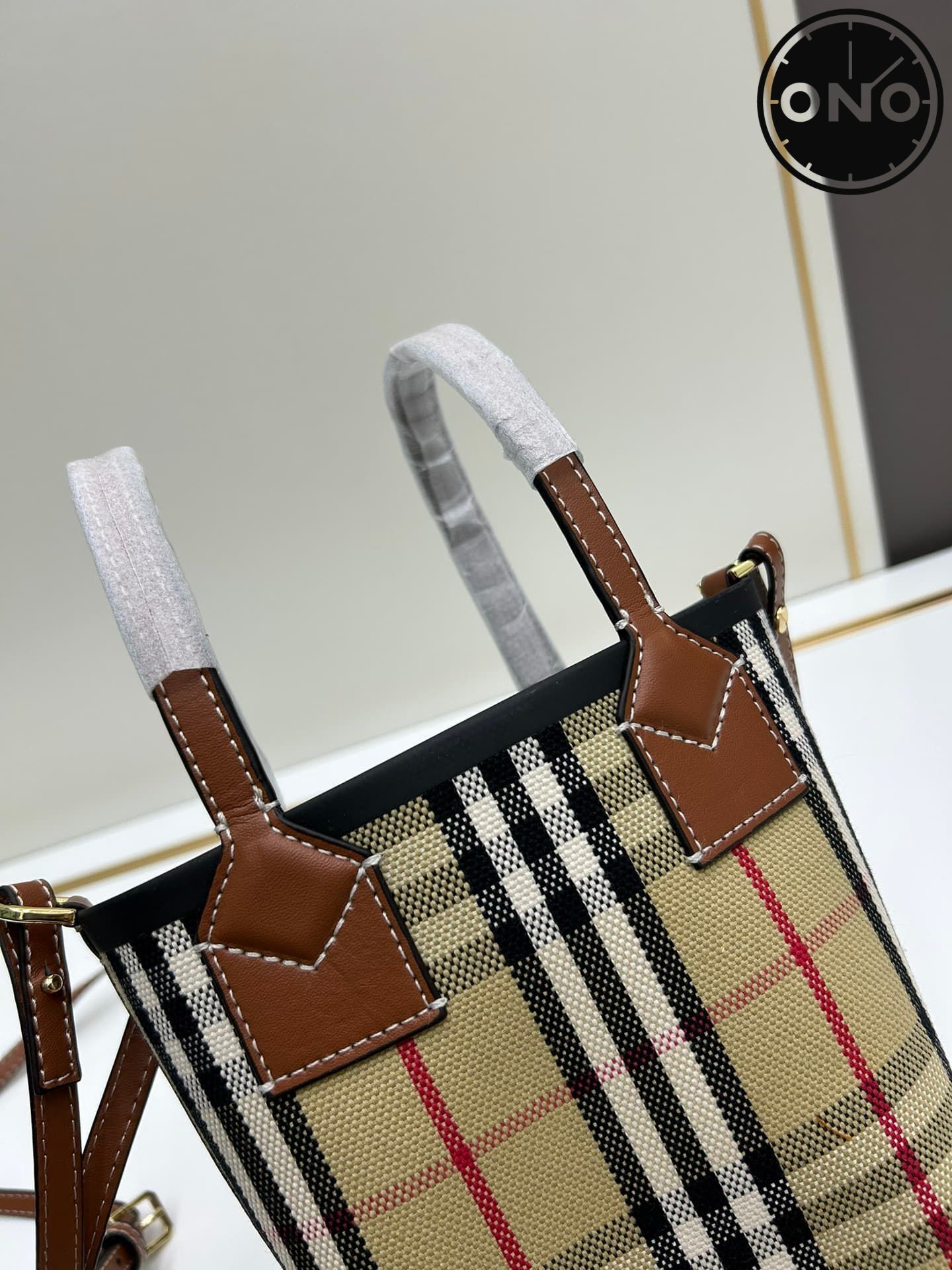 burberry_women_62_3.jpg