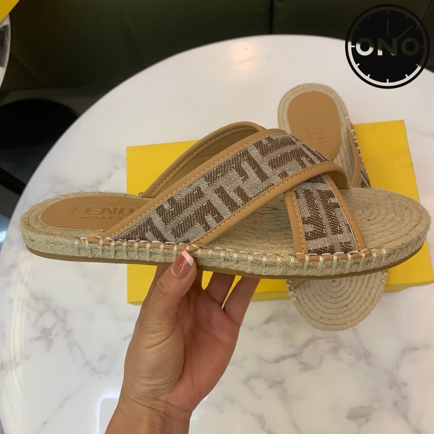 fendi-slippers_11_6.jpg