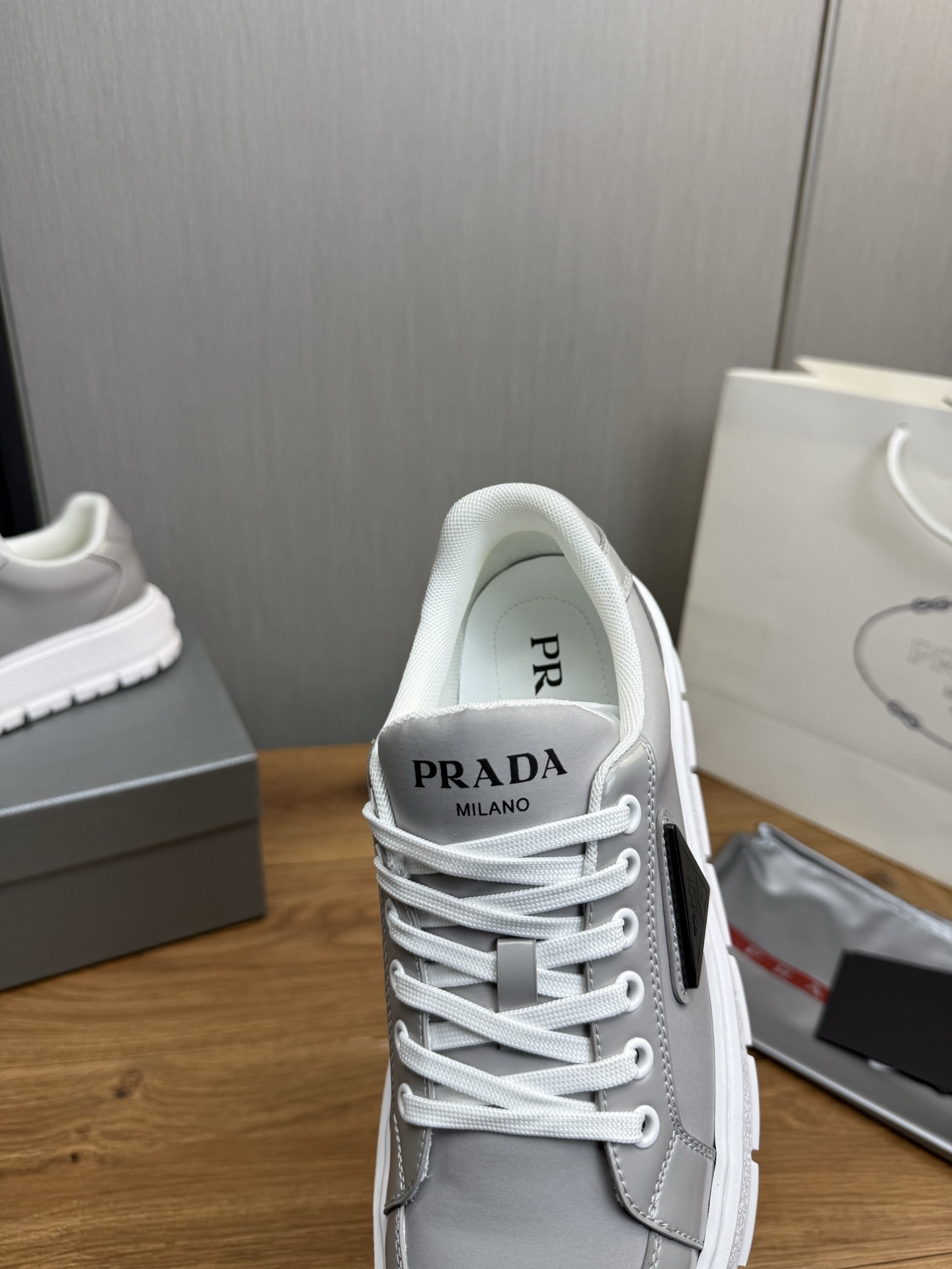 prada-casual-shoes_46_9.jpg